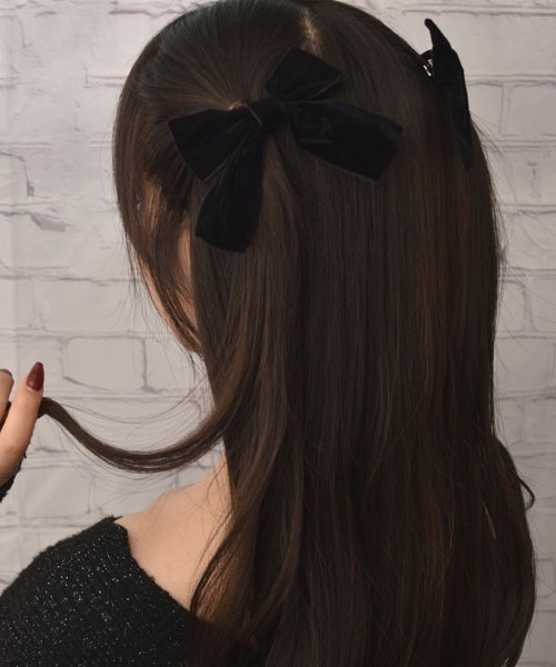 VIBGYOR Women(ヴィブジョー ウィメン)の「【float】ベロア リボン ヘアクリップ【2個セット】(バレッタ/ヘアクリップ・レディース・ブラック/ワインレッド・FREE)」の6枚目の写真