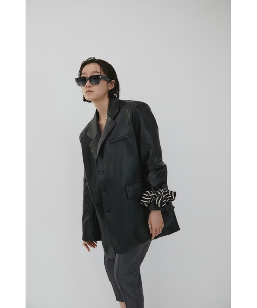 【Fuzzykon】オーバーサイズBACKOPENテーラードジャケット ブラック Fuzzykon】オーバーサイズBACKOPENテーラードジャケット ブラック