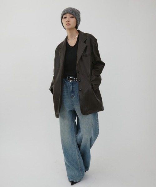 VION(ヴィオン)の「オーバーサイズフェイクレザージャケット / Oversized Faux Leather Jacket(テーラードジャケット・レディース・ブラック/ブラウン・FREE)」の3枚目の写真