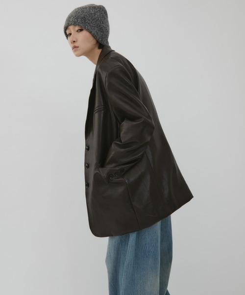 VION(ヴィオン)の「オーバーサイズフェイクレザージャケット / Oversized Faux Leather Jacket(テーラードジャケット・レディース・ブラック/ブラウン・FREE)」の4枚目の写真