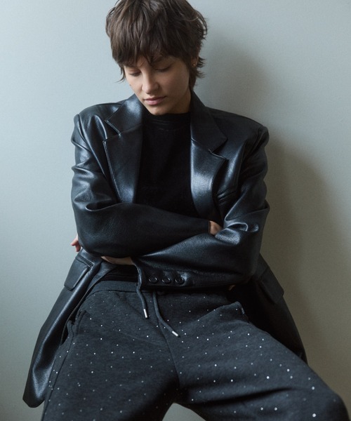 VION(ヴィオン)の「オーバーサイズフェイクレザージャケット / Oversized Faux Leather Jacket(テーラードジャケット・レディース・ブラック/ブラウン・FREE)」の17枚目の写真