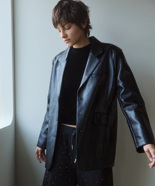 VION(ヴィオン)の「オーバーサイズフェイクレザージャケット / Oversized Faux Leather Jacket(テーラードジャケット・レディース・ブラック/ブラウン・FREE)」の18枚目の写真