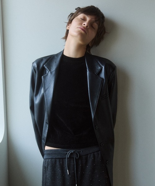 VION(ヴィオン)の「オーバーサイズフェイクレザージャケット / Oversized Faux Leather Jacket(テーラードジャケット・レディース・ブラック/ブラウン・FREE)」の22枚目の写真