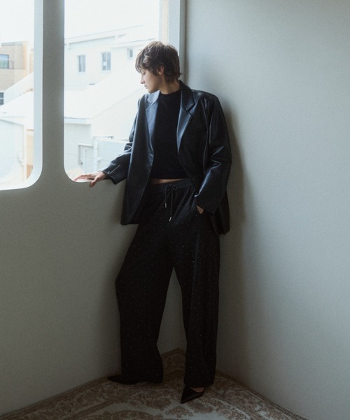 VION(ヴィオン)の「オーバーサイズフェイクレザージャケット / Oversized Faux Leather Jacket(テーラードジャケット・レディース・ブラック/ブラウン・FREE)」の20枚目の写真