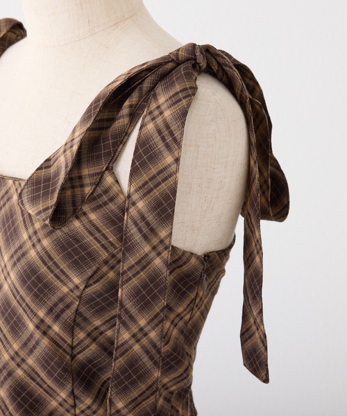 one after another NICE CLAUP(ワンアフターアナザーナイスクラップ)の「新色追加【WEB限定商品】マイナス5キロ見え/バックレースアップキャミワンピース(ワンピース・レディース・ブラウン系その他/ブラック系その他/ブラック・LARGE/MEDIUM)」の5枚目の写真