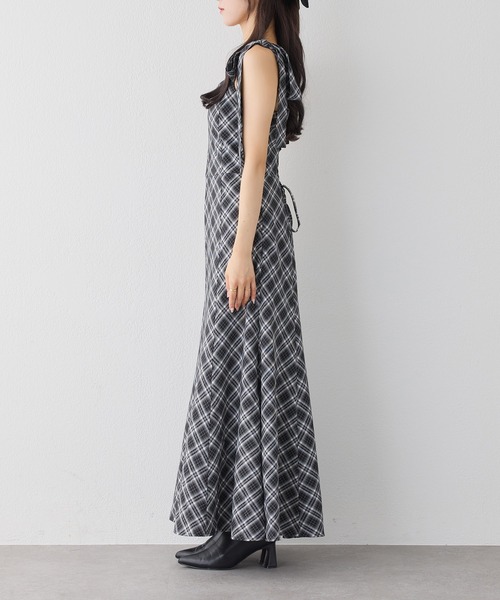 one after another NICE CLAUP(ワンアフターアナザーナイスクラップ)の「新色追加【WEB限定商品】マイナス5キロ見え/バックレースアップキャミワンピース(ワンピース・レディース・ブラウン系その他/ブラック系その他/ブラック・LARGE/MEDIUM)」の17枚目の写真