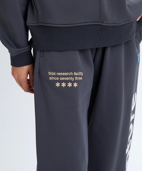 BILLABONG(ビラボン)の「BILLABONG レディース ADIV SWEAT JOGGER PA セットアップボトムス 【2025年秋冬モデル】 @autumn/ビラボン防風・撥水スウェットパンツ(SET UP・セットアップ可能アイテム・空港コーデ)(スウェットパンツ・レディース・アイボリー/ブラック系その他・MEDIUM/LARGE)」の6枚目の写真