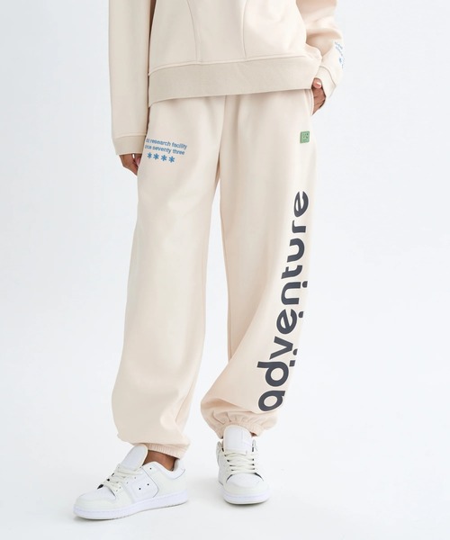 BILLABONG(ビラボン)の「BILLABONG レディース ADIV SWEAT JOGGER PA セットアップボトムス 【2025年秋冬モデル】 @autumn/ビラボン防風・撥水スウェットパンツ(SET UP・セットアップ可能アイテム・空港コーデ)(スウェットパンツ・レディース・アイボリー/ブラック系その他・MEDIUM/LARGE)」の18枚目の写真