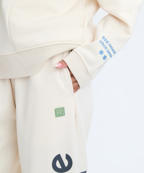 BILLABONG(ビラボン)の「BILLABONG レディース ADIV SWEAT JOGGER PA セットアップボトムス 【2025年秋冬モデル】 @autumn/ビラボン防風・撥水スウェットパンツ(SET UP・セットアップ可能アイテム・空港コーデ)(スウェットパンツ・レディース・アイボリー/ブラック系その他・MEDIUM/LARGE)」の16枚目の写真