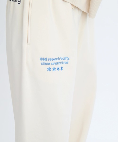 BILLABONG(ビラボン)の「BILLABONG レディース ADIV SWEAT JOGGER PA セットアップボトムス 【2025年秋冬モデル】 @autumn/ビラボン防風・撥水スウェットパンツ(SET UP・セットアップ可能アイテム・空港コーデ)(スウェットパンツ・レディース・アイボリー/ブラック系その他・MEDIUM/LARGE)」の14枚目の写真