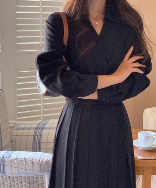 FREE STYLISTS(フリー スタイリスト)の「YUGA_YGMC Pleated long dress(ワンピース・レディース・ベージュ/ブラック・FREE)」の4枚目の写真