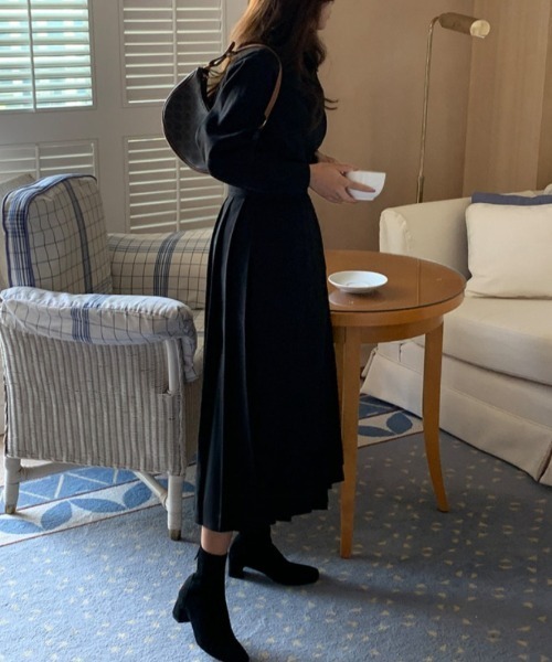 FREE STYLISTS(フリー スタイリスト)の「YUGA_YGMC Pleated long dress(ワンピース・レディース・ベージュ/ブラック・FREE)」の16枚目の写真