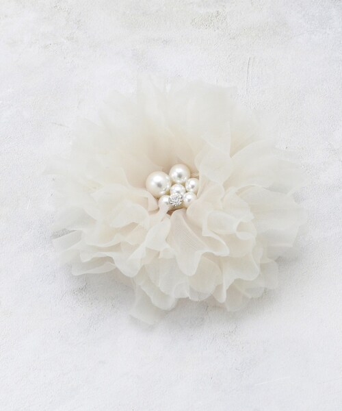 OPAQUE.CLIP（オペークドットクリップ）の「オーガンジーフラワーコサージュ（ブローチ/コサージュ・レディース・ベージュ・00）」の5枚目の写真