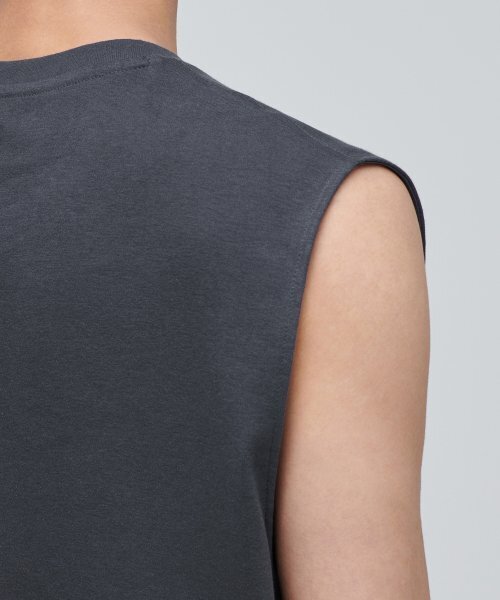 MUSINSA STANDARD（ムシンサスタンダード）の「リラックスドスリーブレストップ [ダークグレー]（Tシャツ/カットソー・メンズ・その他・MEDIUM/LARGE/X-LARGE/XX-LARGE/XXX-LARGE/SMALL）」の6枚目の写真