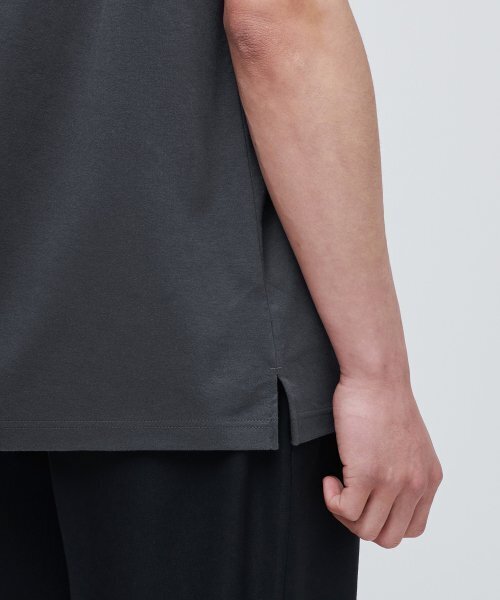 MUSINSA STANDARD（ムシンサスタンダード）の「リラックスドスリーブレストップ [ダークグレー]（Tシャツ/カットソー・メンズ・その他・MEDIUM/LARGE/X-LARGE/XX-LARGE/XXX-LARGE/SMALL）」の7枚目の写真