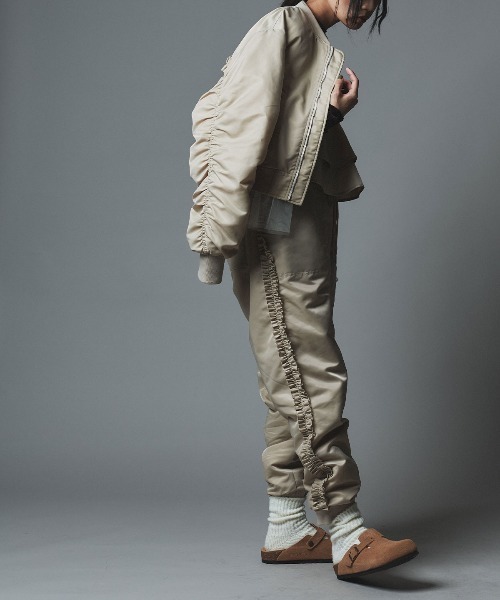 W:Huku(フーク)の「【W:Huku / ナイロンオックス】キルティング MA-1 / Nylon Oxford Quilted MA-1(MA-1・レディース・ブラック/ライトベージュ/カーキ・FREE)」の19枚目の写真