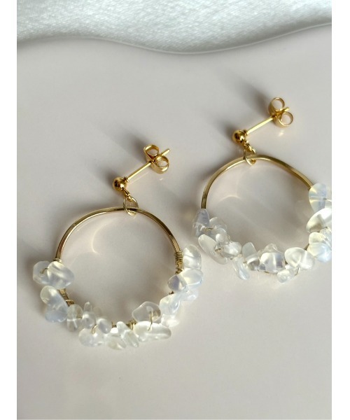tone(トーン)の「【SOARM】華奢にきらめく天然石フープピアス(全6色)(MA)(ピアス(両耳用)・レディース・イエロー/ピンク/ホワイト/パープル/クリア/ブラック/ブルー・FREE)」の1枚目の写真
