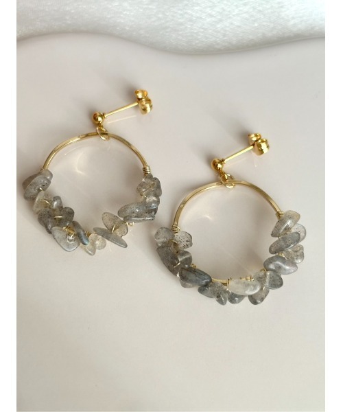 tone(トーン)の「【SOARM】華奢にきらめく天然石フープピアス(全6色)(MA)(ピアス(両耳用)・レディース・イエロー/ピンク/ホワイト/パープル/クリア/ブラック/ブルー・FREE)」の2枚目の写真