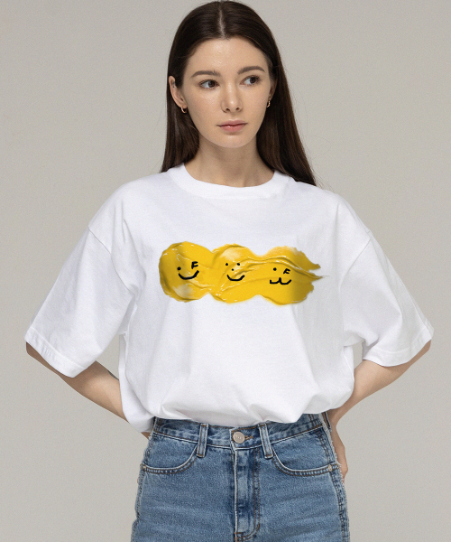 GRAVER（グレーバー）の「[ユニセックス]ペインティング3スマイル半袖Tシャツ_ホワイト（Tシャツ/カットソー・レディース・ホワイト・X-LARGE/SMALL/MEDIUM/LARGE）」の2枚目の写真