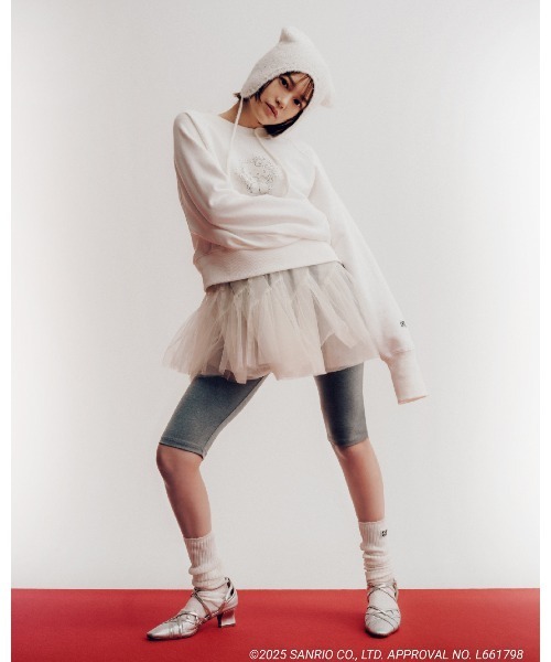 FURFUR（ファーファー）の「【WEB・一部店舗限定カラー】HELLO KITTYクリスタルスウェット（スウェット・レディース・ブラック/ライトピンク/サックスブルー/ホワイト・F）」の10枚目の写真