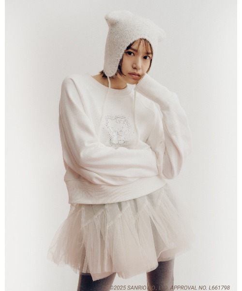 FURFUR（ファーファー）の「【WEB・一部店舗限定カラー】HELLO KITTYクリスタルスウェット（スウェット・レディース・ブラック/ライトピンク/サックスブルー/ホワイト・F）」の11枚目の写真