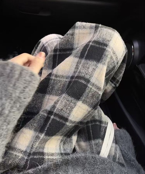 AsheKsha（アシクシャ）の「【新作】厚手のゆったりチェック柄パンツ（その他パンツ・レディース・ブラック×ホワイト・M/S）」の3枚目の写真