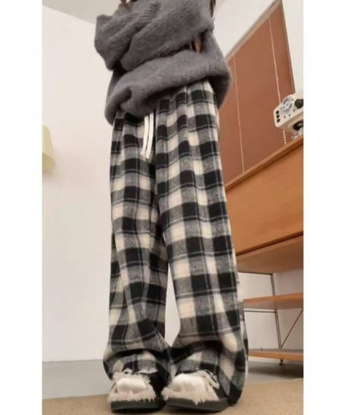 AsheKsha（アシクシャ）の「【新作】厚手のゆったりチェック柄パンツ（その他パンツ・レディース・ブラック×ホワイト・M/S）」の8枚目の写真