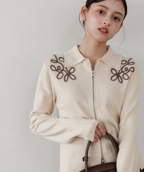 Dita Muaj.（ディータムアージュ）の「刺繍ジップニット（ニット/セーター・レディース・グレー/アイボリー・FREE）」の2枚目の写真