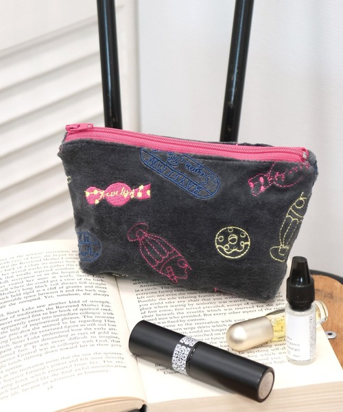 BAYFLOW（ベイフロー）の「BFベロア刺繍ポーチ（ポーチ・レディース・グレー/ピンク/ブラウン・0）」の2枚目の写真
