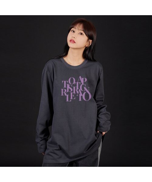 ASTRAL PROJECTION(アストラルプロジェクション)の「ビッグロゴオーバーサイズロングスリーブTシャツ_チャコール(Tシャツ/カットソー・メンズ・その他・MEDIUM/LARGE/X-LARGE)」の3枚目の写真