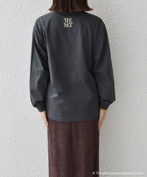 SHIPS Colors（シップス カラーズ）の「SHIPS Colors:The Met コラボ マネ アート Ｔシャツ（Tシャツ/カットソー・レディース・ダークグレー/オフホワイト/ベージュ・ONE SIZE）」の17枚目の写真