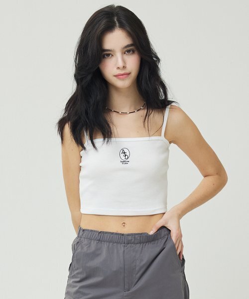 AWESOME STUDIO(オーサムスタジオ)の「クロップトップシグネチャースリーブレスホワイト(Tシャツ/カットソー・レディース・その他・FREE)」の1枚目の写真