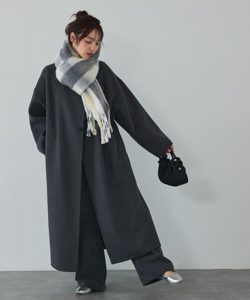 abahouse mavie（アバハウスマヴィ）の「【体型カバー】ノーカラーロングコート/冬服/長袖/フォーマル/セミオケ/ウール混（ノーカラーコート・レディース・チャコールグレー/ブラック・38/36）」の3枚目の写真