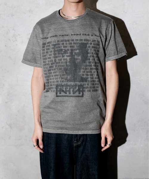 THRIFTY LOOK（スリフティールック）の「THRIFTY LOOK スリフティルック / PIGMNET"NINE INCH NAILS"TEE（Tシャツ/カットソー・メンズ・ブラック・MEDIUM/LARGE）」の4枚目の写真