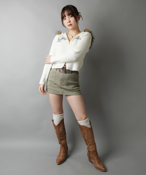 SPINNS(スピンズ)の「ウエスタンムード高まる★スタッズ×タイトシルエットの美脚ミニスカート/ベルト付き(スカート・レディース・ブラウン/ブラック/グレイッシュベージュ・M/S)」の13枚目の写真
