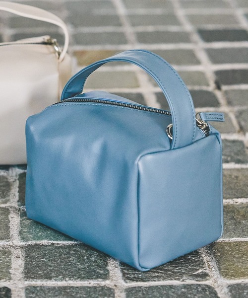 LAKOLE(ラコレ)の「ソフトスクエアミニ2WAYショルダーバッグ2 / 635584(ショルダーバッグ・レディース・オフホワイト/ダークブルー/ブラック・FREE)」の1枚目の写真