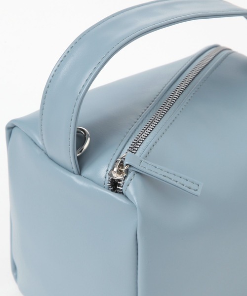 LAKOLE(ラコレ)の「ソフトスクエアミニ2WAYショルダーバッグ2 / 635584(ショルダーバッグ・レディース・オフホワイト/ダークブルー/ブラック・FREE)」の4枚目の写真