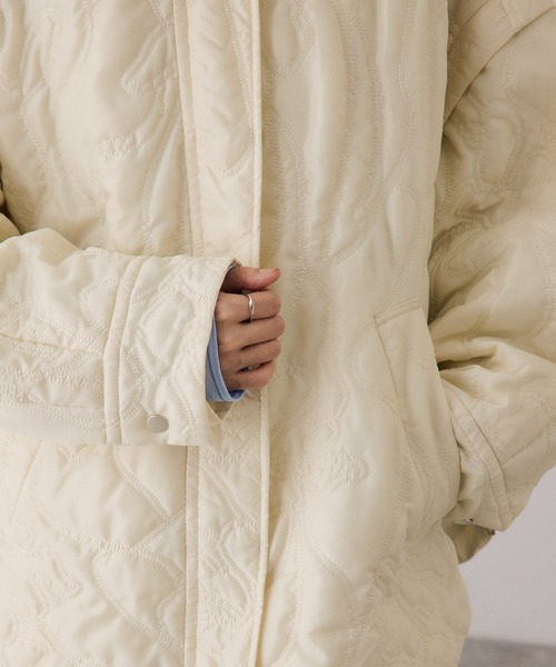 ADAM ET ROPE'(アダムエロペ)の「2WAYキルティングシャツジャケット(ブルゾン・レディース・オフホワイト/ブラック・FREE)」の15枚目の写真