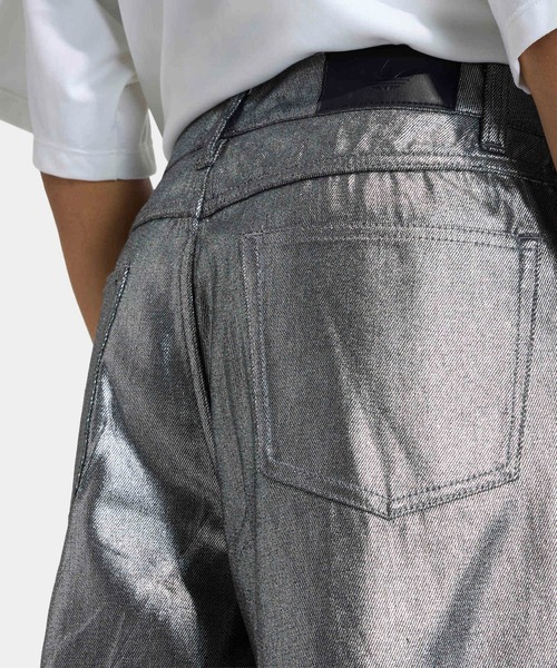 adidas（アディダス）の「FIREBIRD JORTS DENIM / アディダスオリジナルス adidas Originals（デニムパンツ・レディース・シルバー・X-LARGE/XX-LARGE/X-SMALL/SMALL/MEDIUM/LARGE）」の4枚目の写真