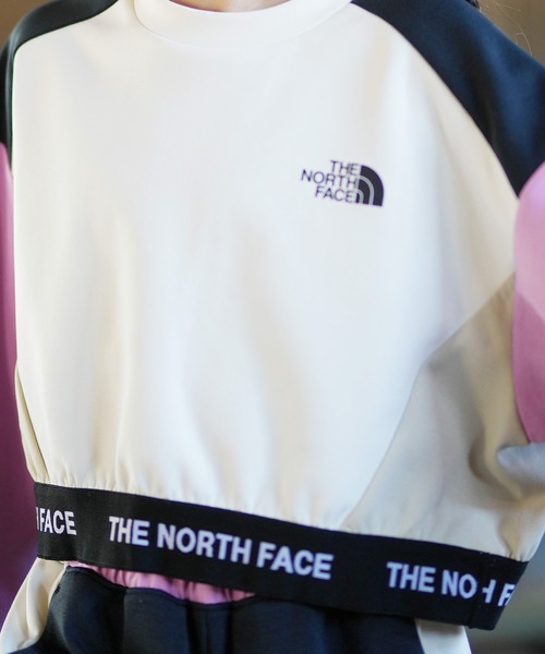 THE NORTH FACE(ザノースフェイス)の「THE NORTH FACE ザ・ノース・フェイス ショート スウェットクルー NTJ12602(スウェット・キッズ・グレー×サックスブルー/オフホワイト・130cm/140cm/150cm/160cm)」の13枚目の写真