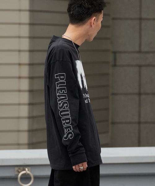 PLEASURES(プレジャー)の「PLEASURES/プレジャーズ INCOGNITO LONG SLEEVE グラフィックデザイン ロングスリーブ Tシャツ 2026年春夏(Tシャツ/カットソー・メンズ・ブラック・M/L/XL)」の11枚目の写真