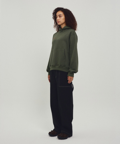 MENASOO(ミナス)の「Menasoo Hearttrack Hoodie_Khaki(パーカー・レディース・カーキ・1/2)」の3枚目の写真