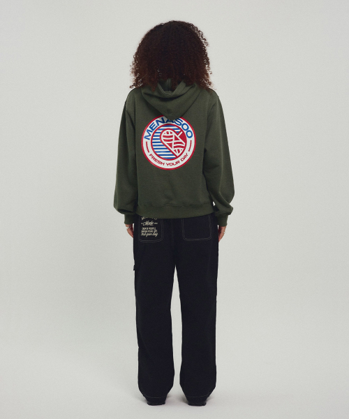 MENASOO(ミナス)の「Menasoo Hearttrack Hoodie_Khaki(パーカー・レディース・カーキ・1/2)」の4枚目の写真