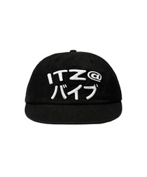 ITZAVIBE（イッザバイブ）の「MIX LOGO CAP - BLACK（キャップ）」