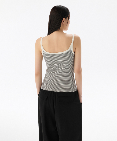 MUSINSA STANDARD WOMAN（ムシンサスタンダードウーマン）の「ウィメンズナローストライプストリングスリーブレストップ [アイボリー/ブラック]（Tシャツ/カットソー・レディース・その他・SMALL/X-SMALL/MEDIUM/LARGE）」の3枚目の写真