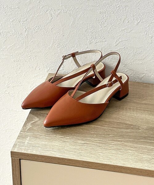 Thevon(ゼボン)の「Vラインミュールパンプス(パンプス・レディース・ブラック/オレンジ・L/M)」の2枚目の写真