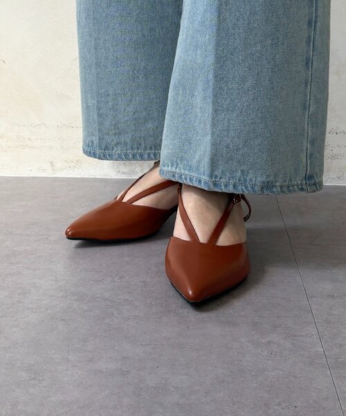 Thevon(ゼボン)の「Vラインミュールパンプス(パンプス・レディース・ブラック/オレンジ・L/M)」の19枚目の写真