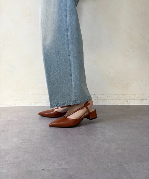 Thevon(ゼボン)の「Vラインミュールパンプス(パンプス・レディース・ブラック/オレンジ・L/M)」の21枚目の写真