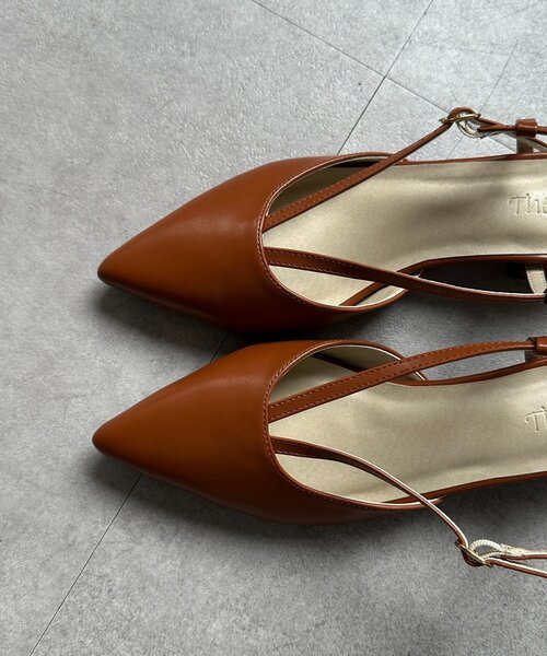 Thevon(ゼボン)の「Vラインミュールパンプス(パンプス・レディース・ブラック/オレンジ・L/M)」の3枚目の写真