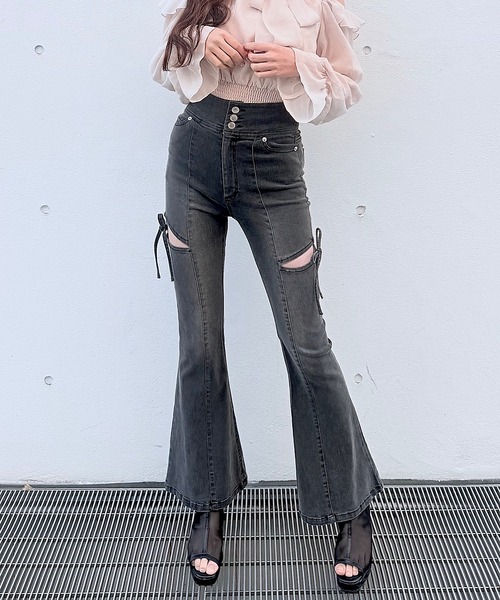 NOMAE（ノーマエ）の「サイドリボンフレアデニム（デニムパンツ・レディース・ブルー/ブラック・MEDIUM/SMALL）」の3枚目の写真